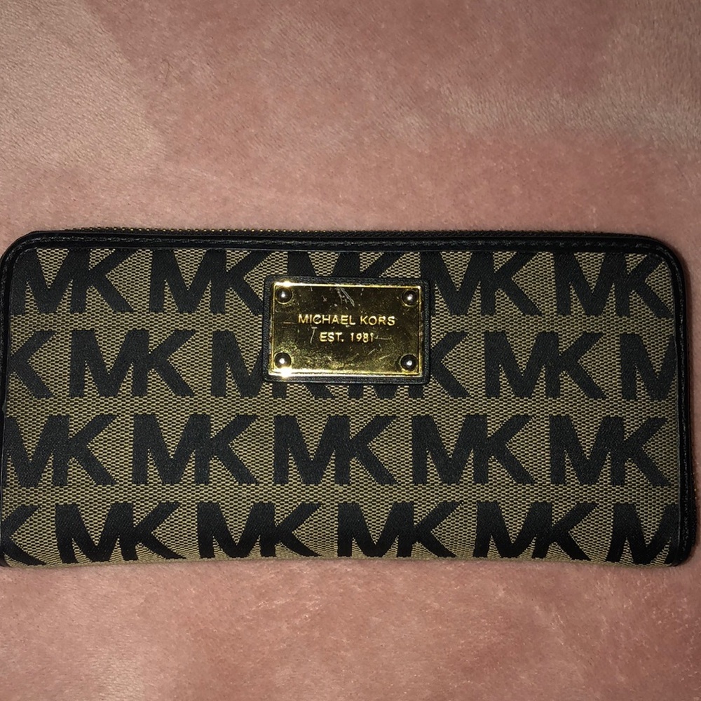Michael Kors wallet